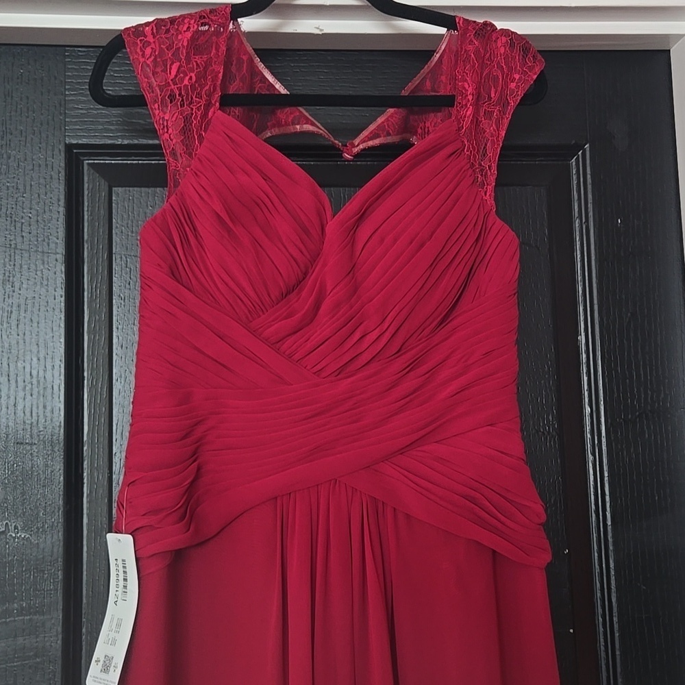 NWT Azazie Lawrence Burgundy Gown Size 6 - Picture 2 of 12